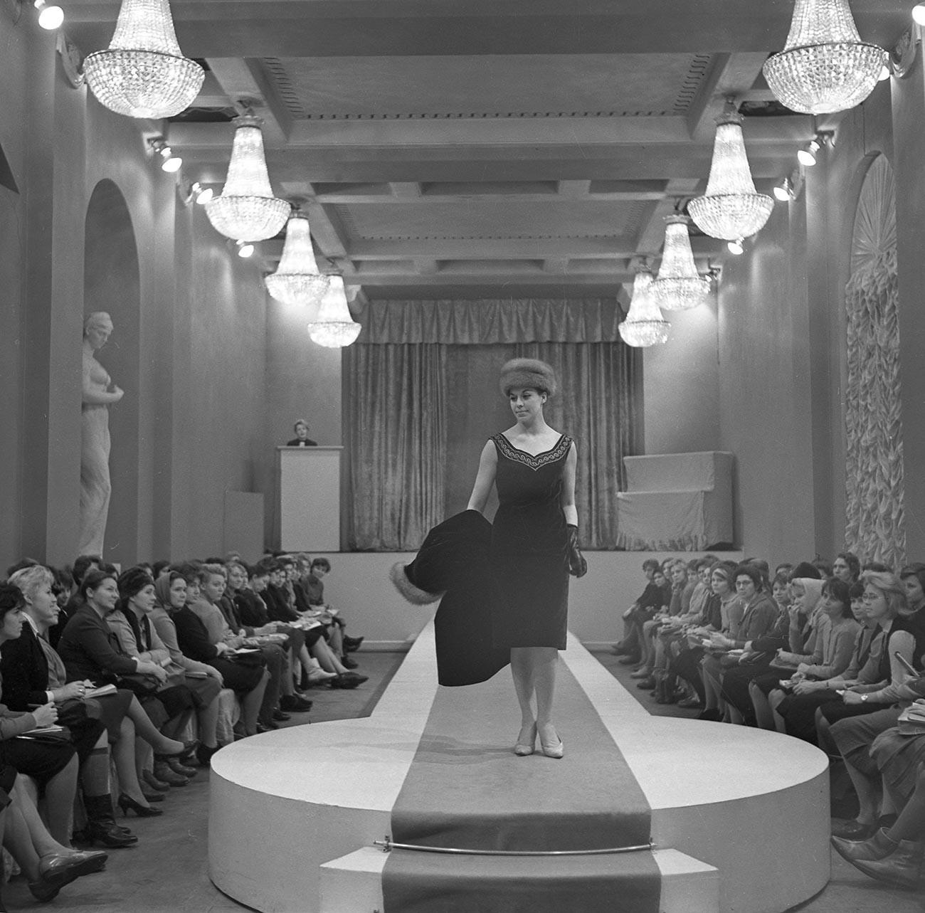 Casa de Moda de Leningrado. Apresentação da nova coleção Primavera 1965