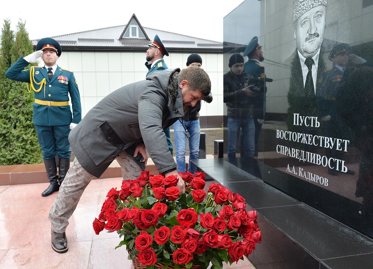 なぜロシア人は記念碑に生花を捧げるのか ロシア ビヨンド
