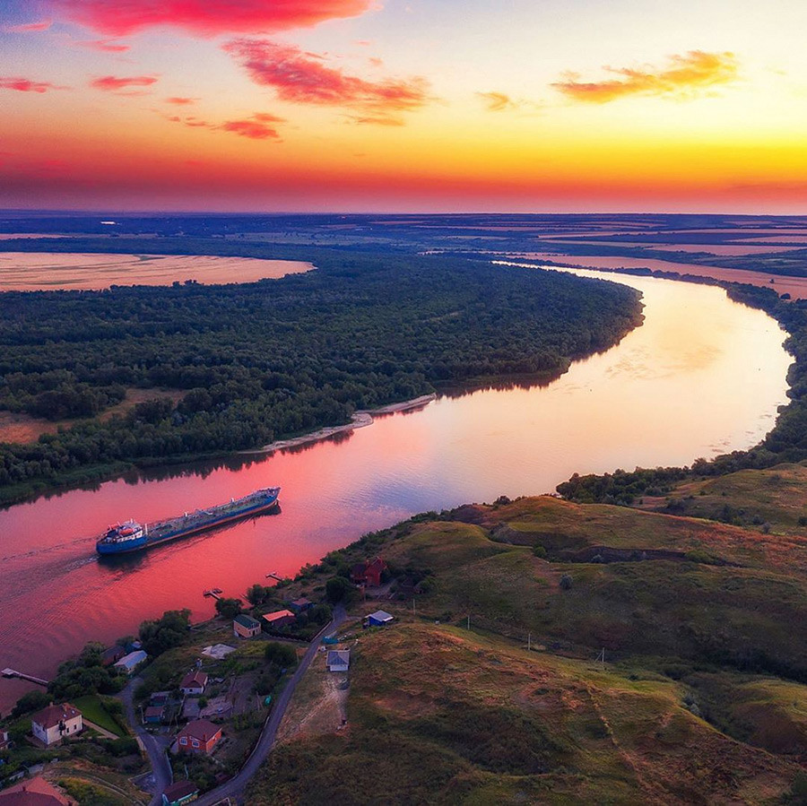 кубань впадает в море