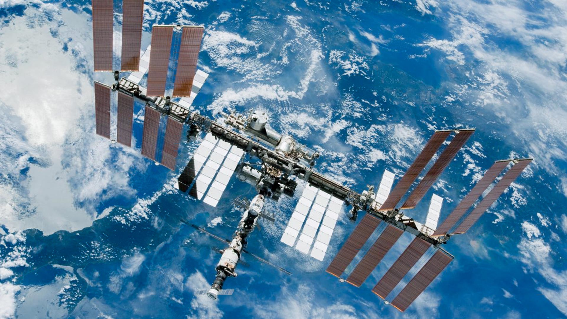 Roscosmos to shoot a movie aboard the ISS - Russia Beyond