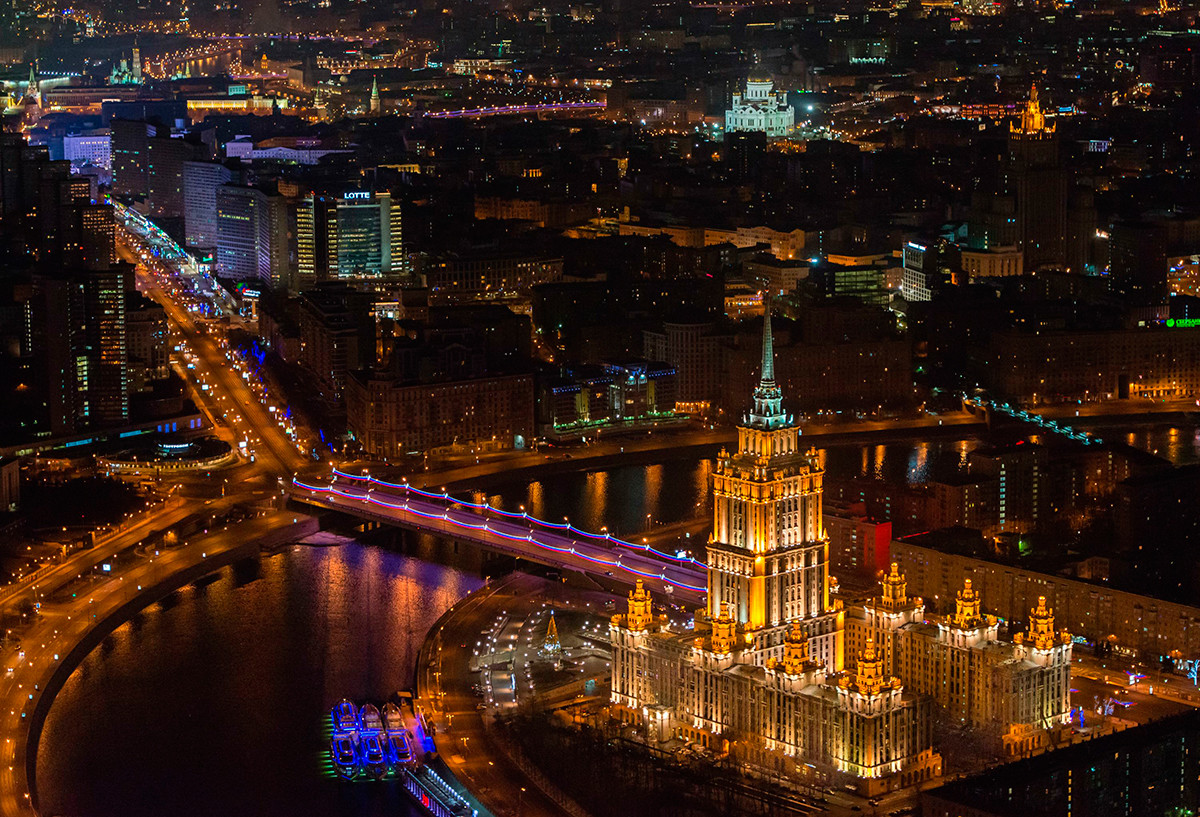 Фото ночной москвы вертикальные