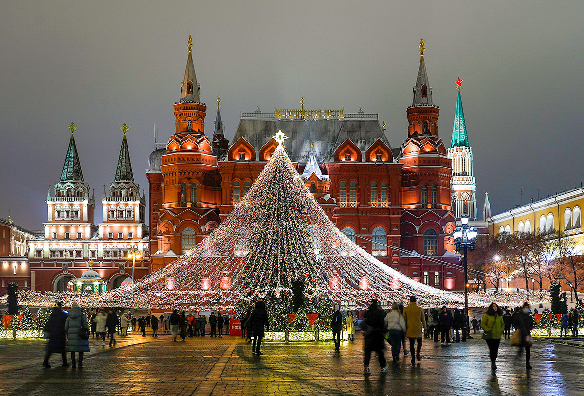 How Russian cities decorated for the 2021 New Year holidays (PHOTOS) - Russia Beyond