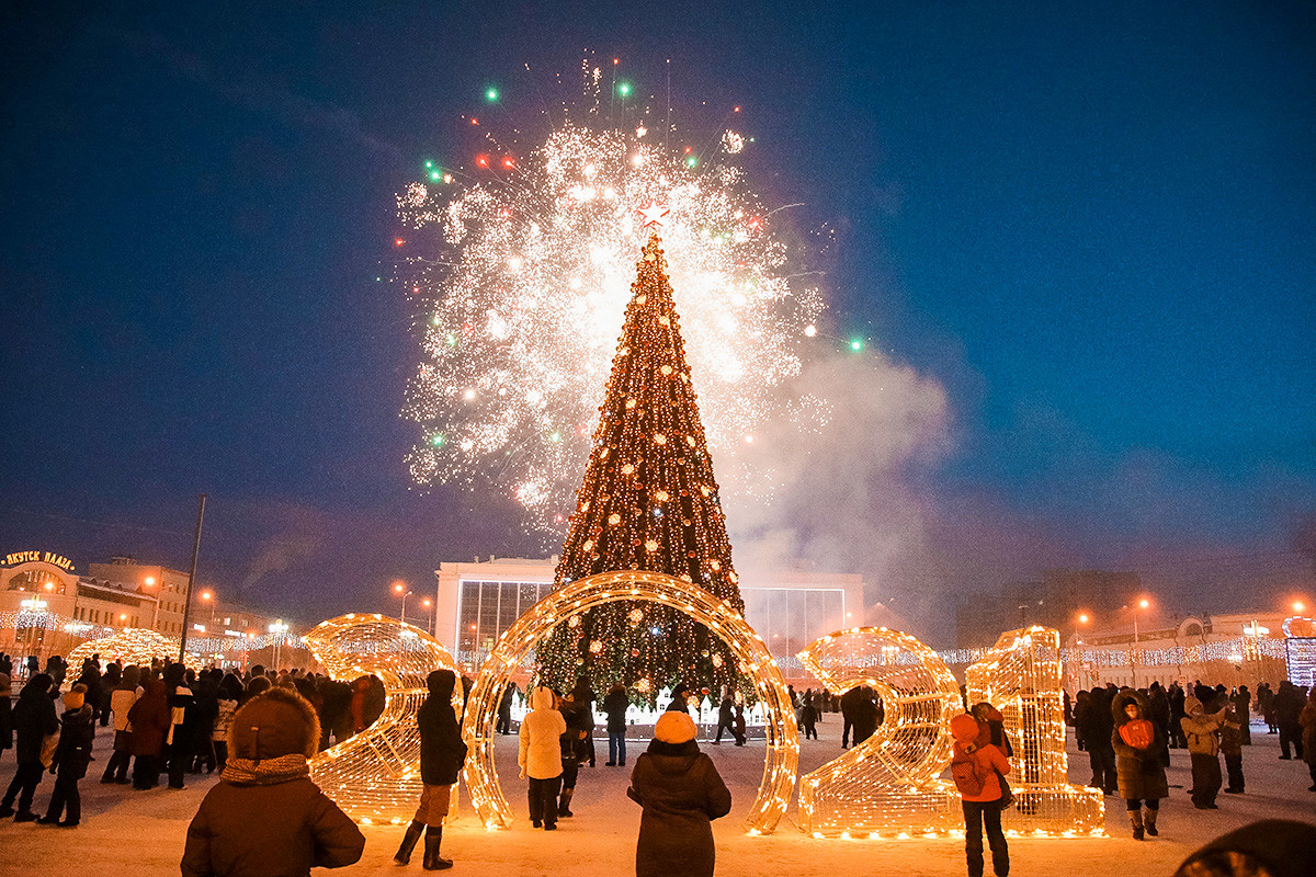 ロシア都市のお正月とクリスマスの飾り ロシア ビヨンド