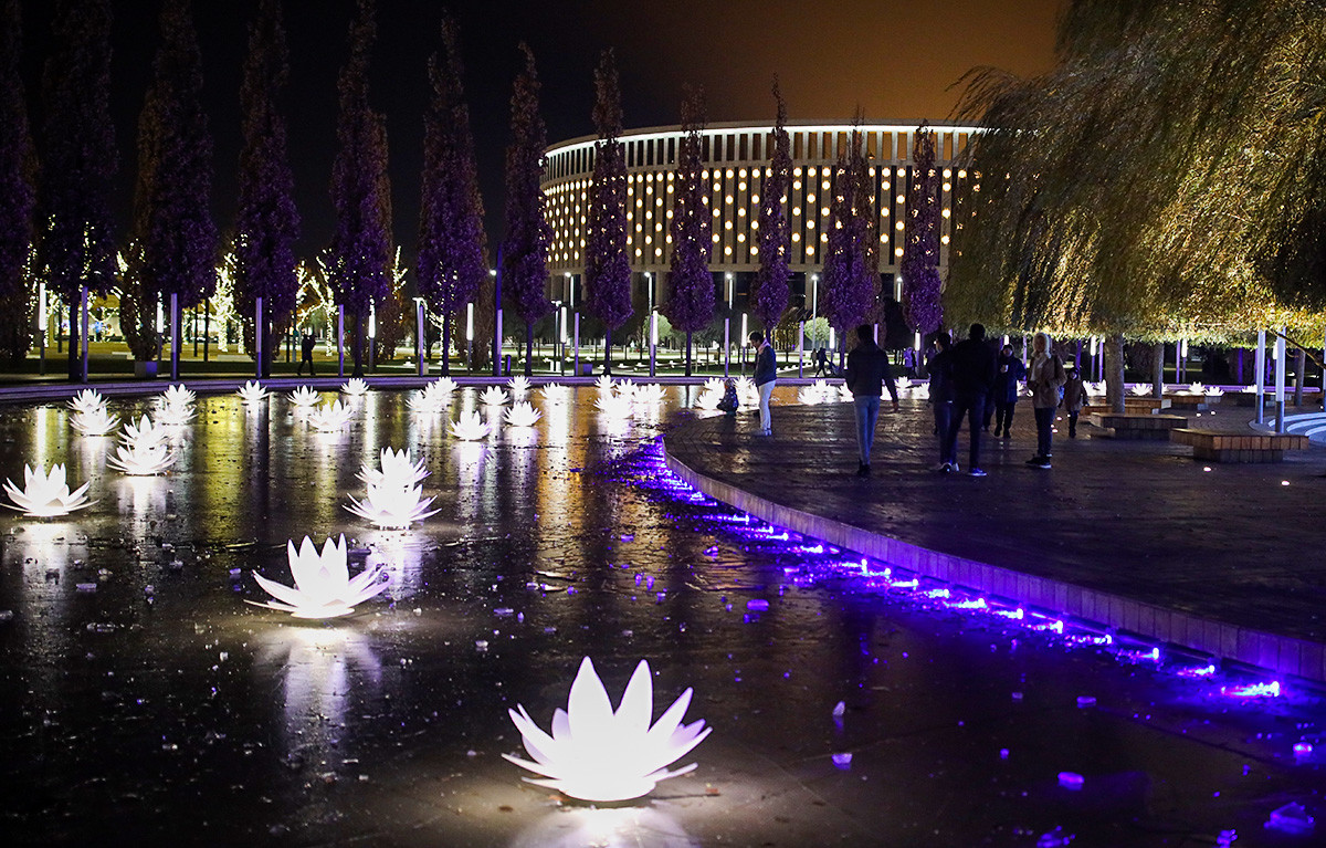 Von Moskau bis Jakutsk: Wie russische Städte für die Neujahrsfeiertage