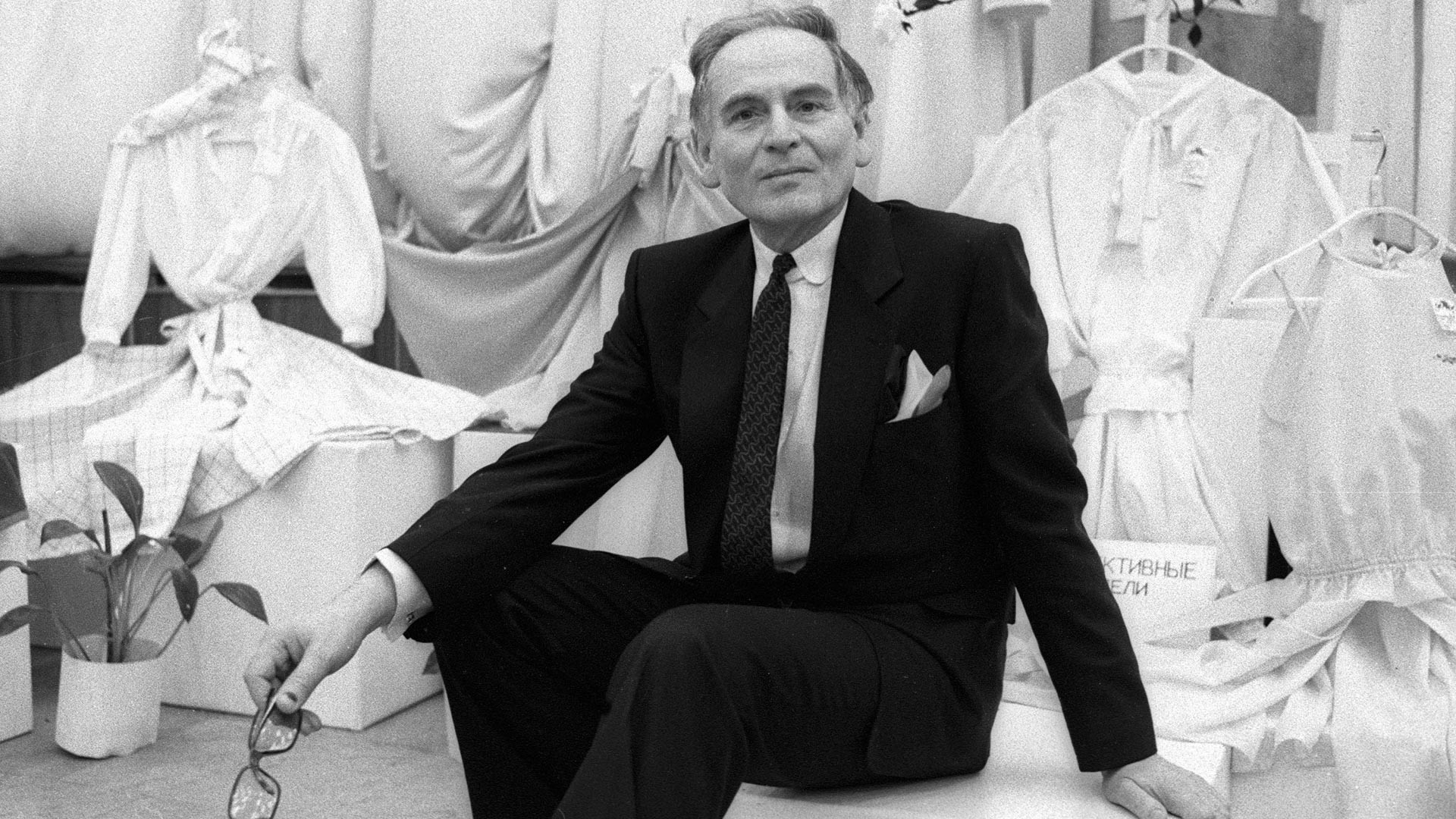 How Pierre Cardin fell in love with Soviet Russia and received an award ...