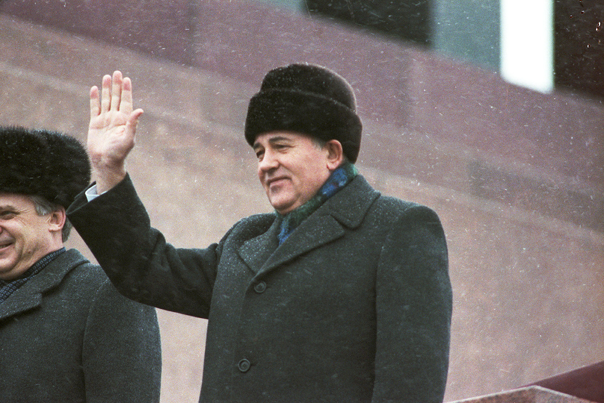 5 Soviet leaders’ ICONIC clothing items that made them ‘trendsetters-in ...