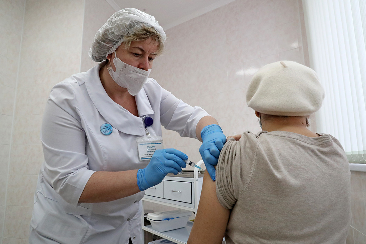COVID-19 vaccination in Moscow, Russia