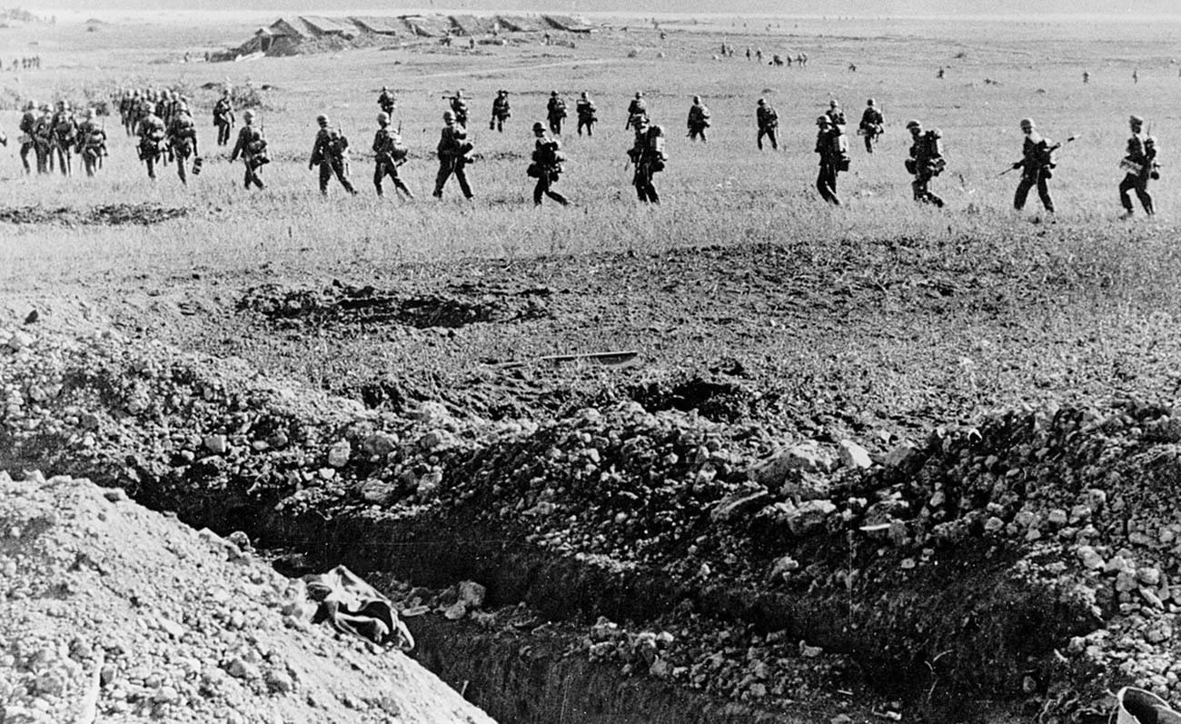 German troops near Leningrad.