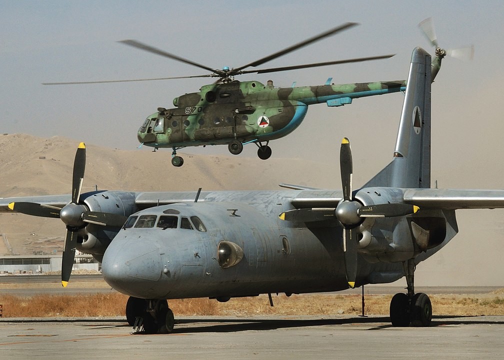 6 pilotos de la Fuerza Aérea de Afganistán que desertaron volando aeronaves soviéticas (Imágenes) - Russia Beyond ES
