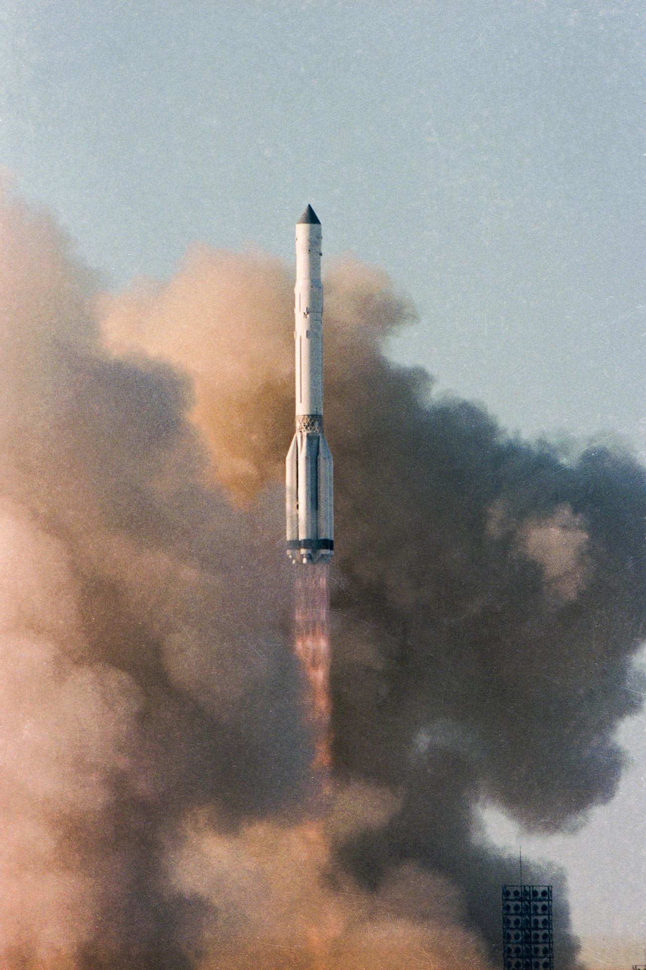 Лансирање космичког апарата „Вега 2“.