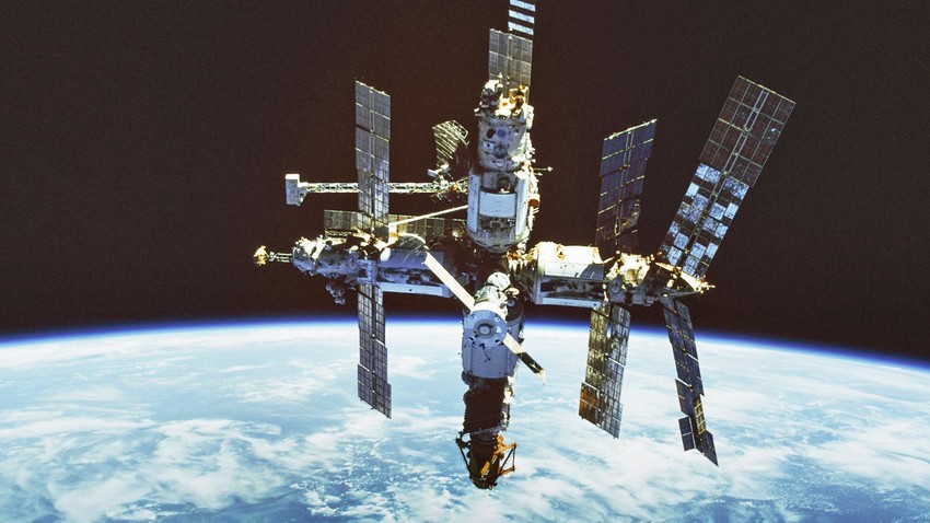 10 Things You Didn T Know About The Famous Mir Space Station Russia Beyond