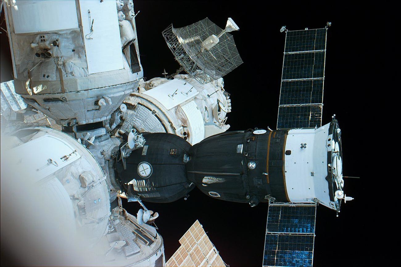 10 Things You Didn T Know About The Famous Mir Space Station Russia Beyond