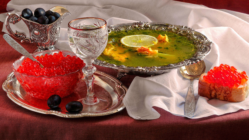 塩漬けキュウリとキャビアで作る ロシアに古くから伝わるスープ レシピ ロシア ビヨンド