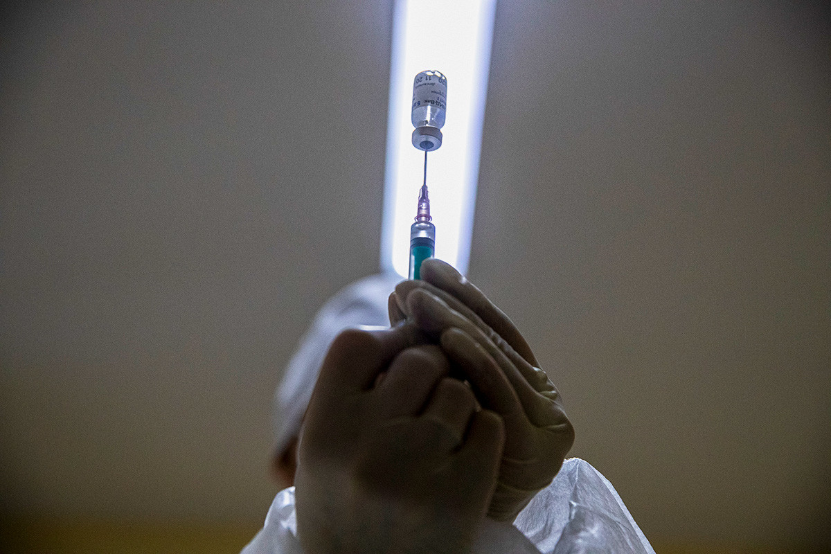 The main reason for the glitches at the start of the mass vaccination campaign was said to be the strictest cold chain in the world.