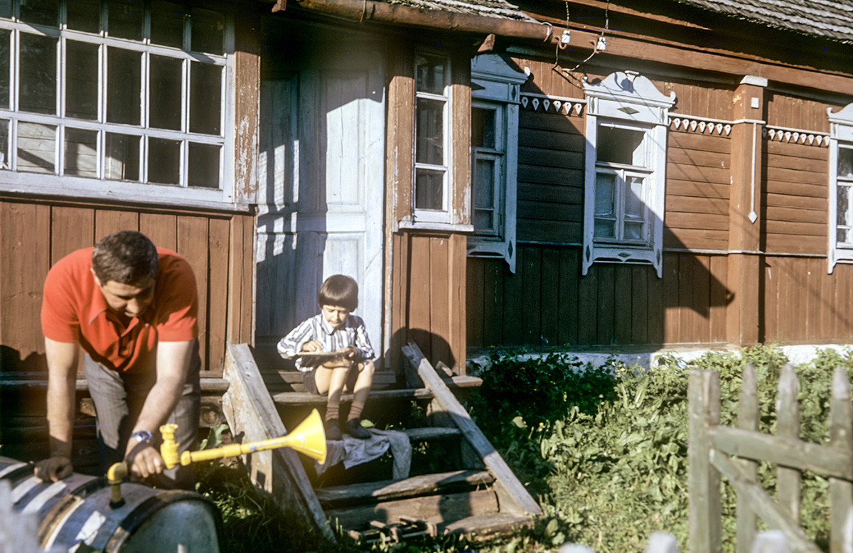 Why the dacha was a Soviet heaven on earth (PHOTOS) - Russia Beyond