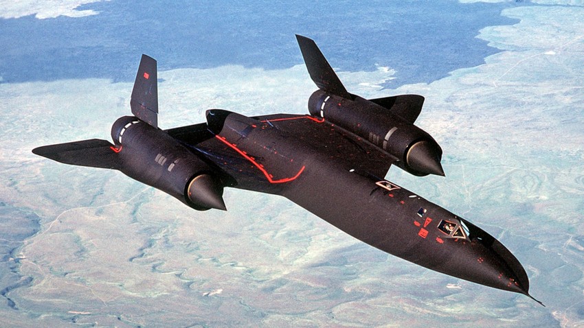 Lockheed SR-71 Blackbird (неслужбени назив „Црна птица“)