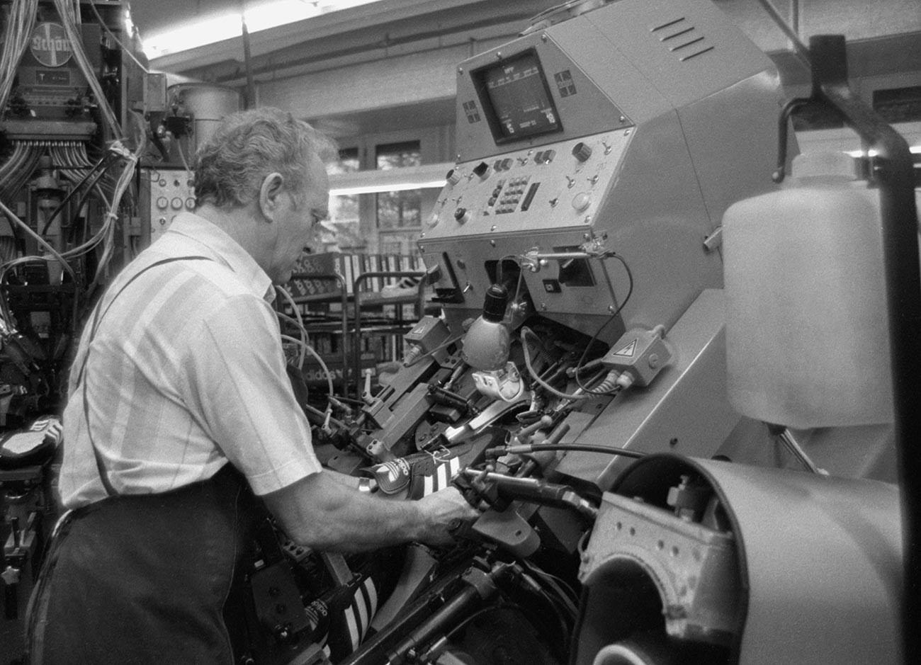 Los soviéticos compraron la licencia para producir zapatillas Adidas en territorio soviético.