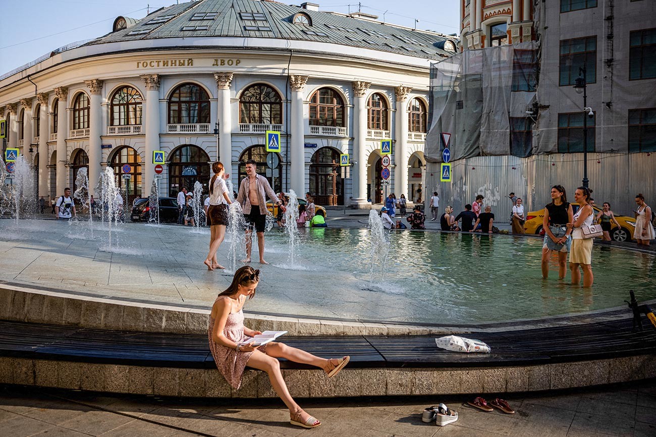 信じられないほどの暑さがロシアの都市をリゾート地に変える 写真特集 ロシア ビヨンド