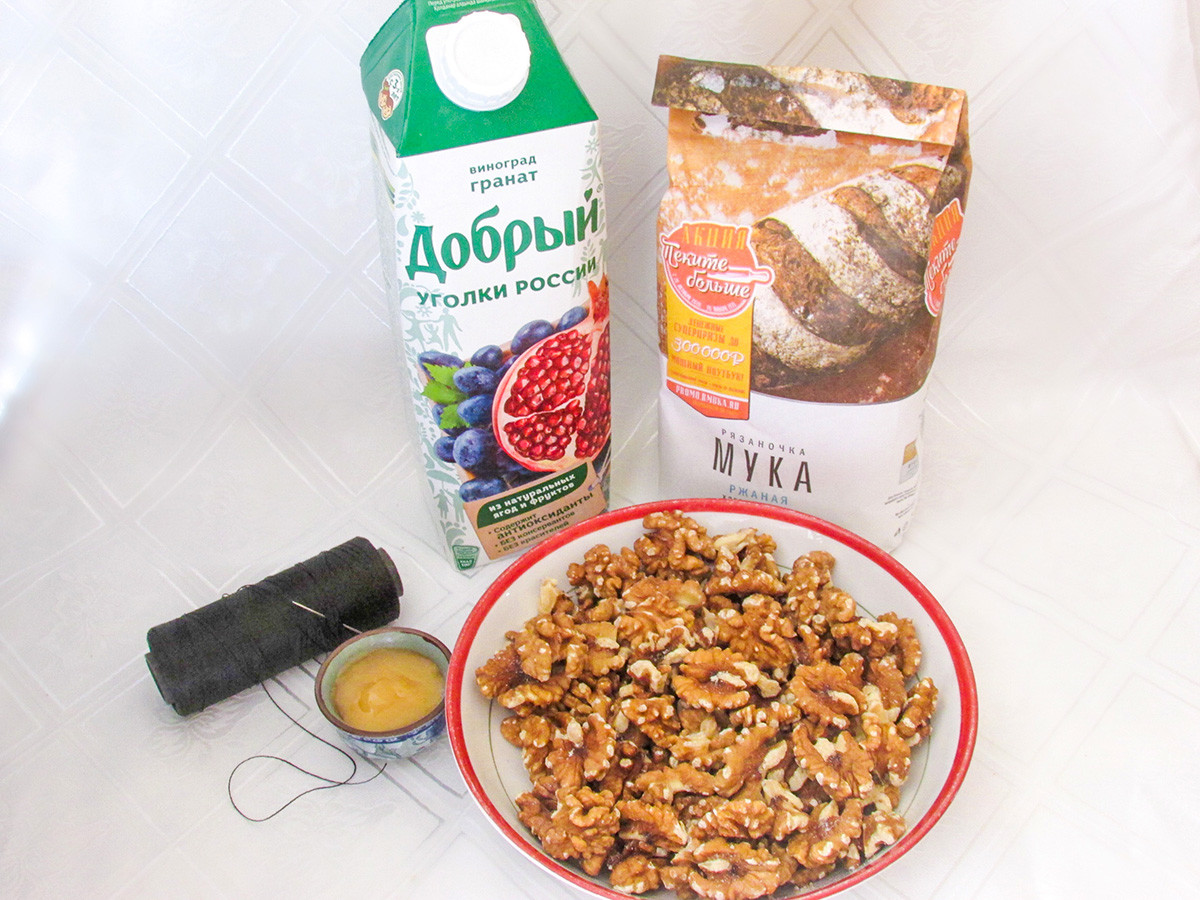 Crimean churchkhela Nuts and juice in one dessert (RECIPE) Russia Beyond