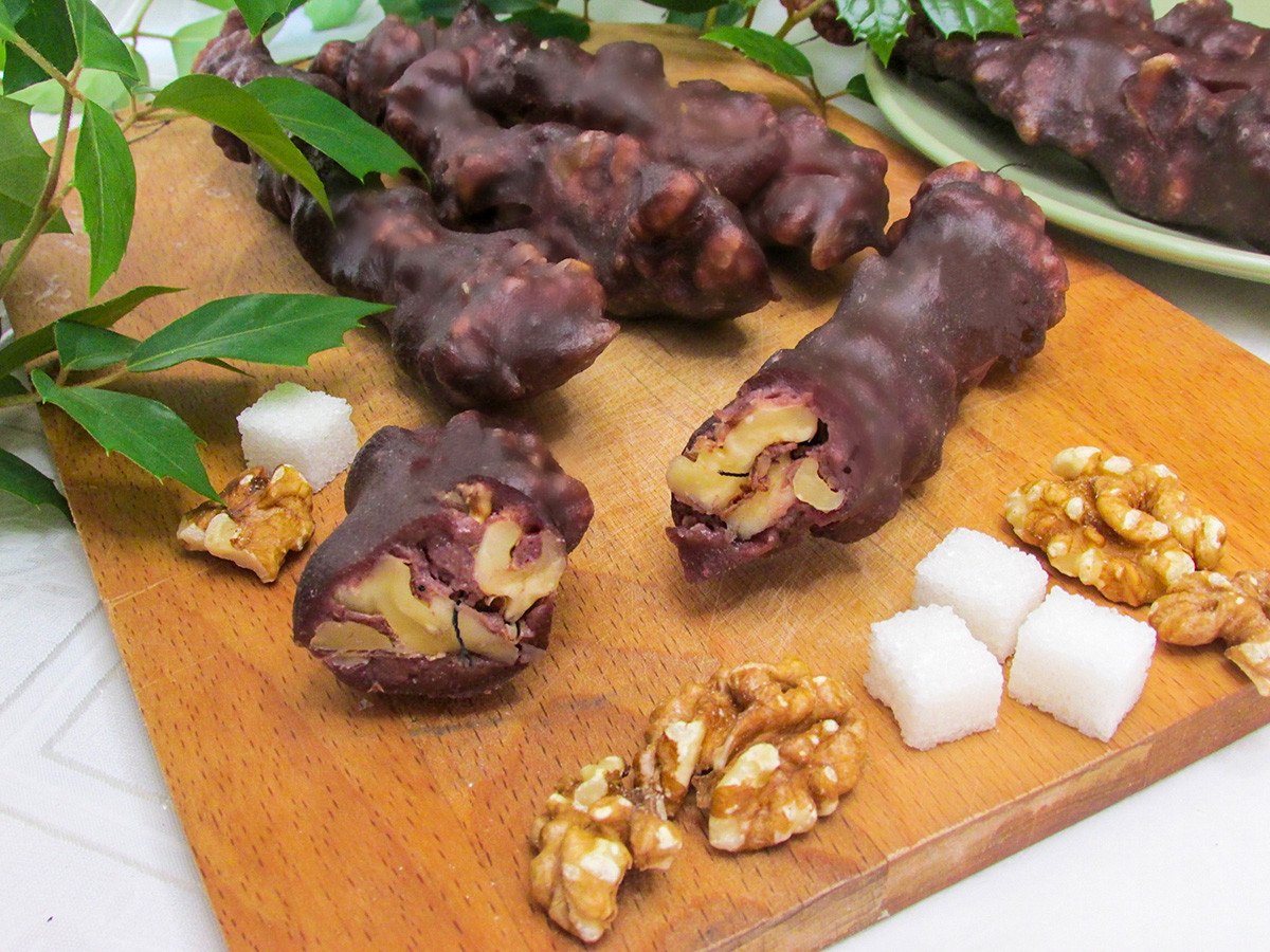 Crimean churchkhela Nuts and juice in one dessert (RECIPE) Russia Beyond