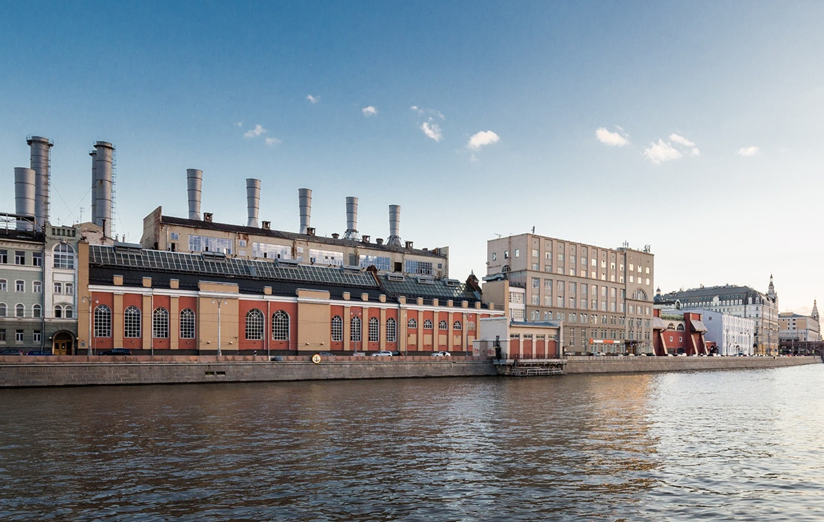 The power plant on the Raushskaya Embankment.