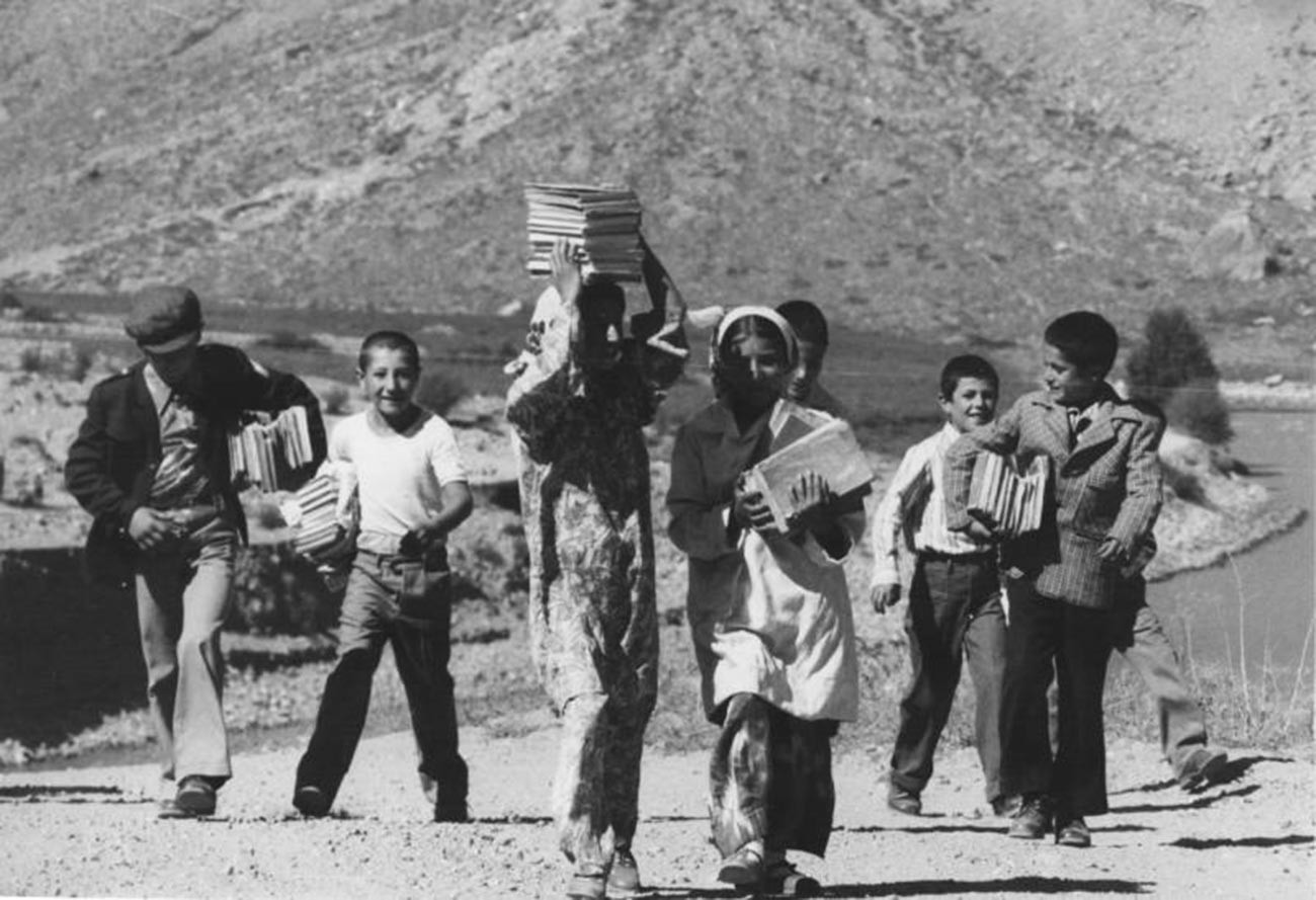 Antes del 1 de septiembre, ‘Día del Conocimiento’, RSS de Tayikistán; 1972.