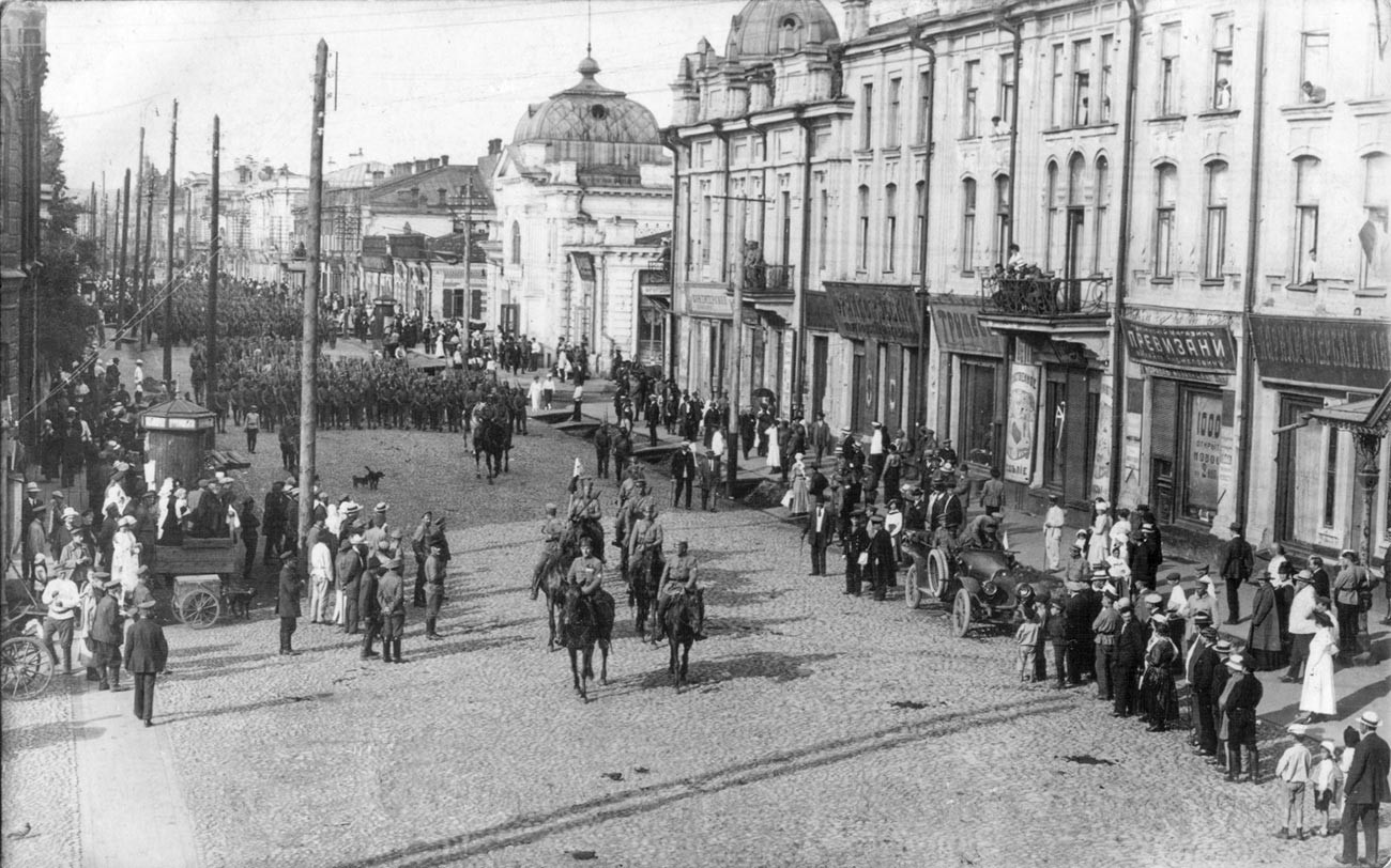 La Legión Checoslovaca entra en Irkutsk en 1918.