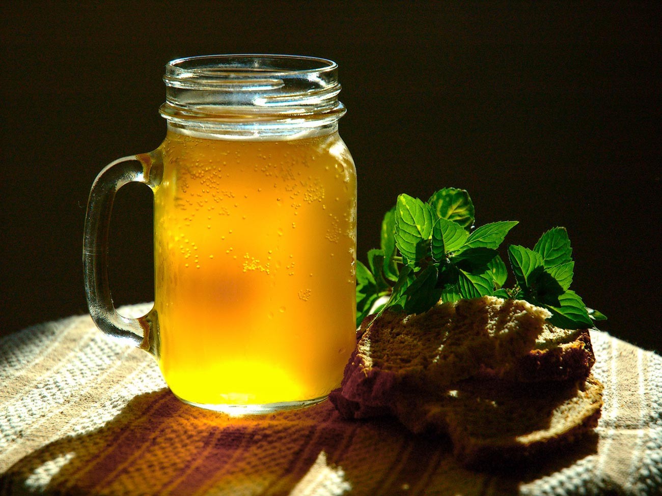 クワスはどうやってロシア的な飲み物になったのか ボトル入りパン の歴史 ロシア ビヨンド