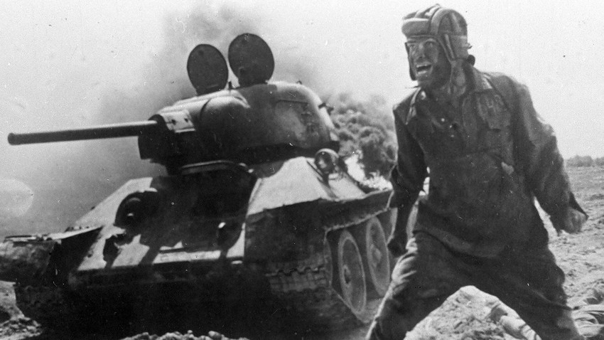 В. Gurenkov como um tanquista soviético no longa-metragem ‘Jávoronok’, dos diretores Kurikhin e Menaker