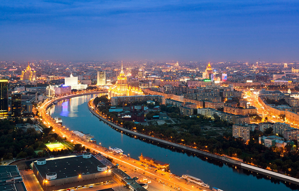The Moskva River and Stalin's Sisters