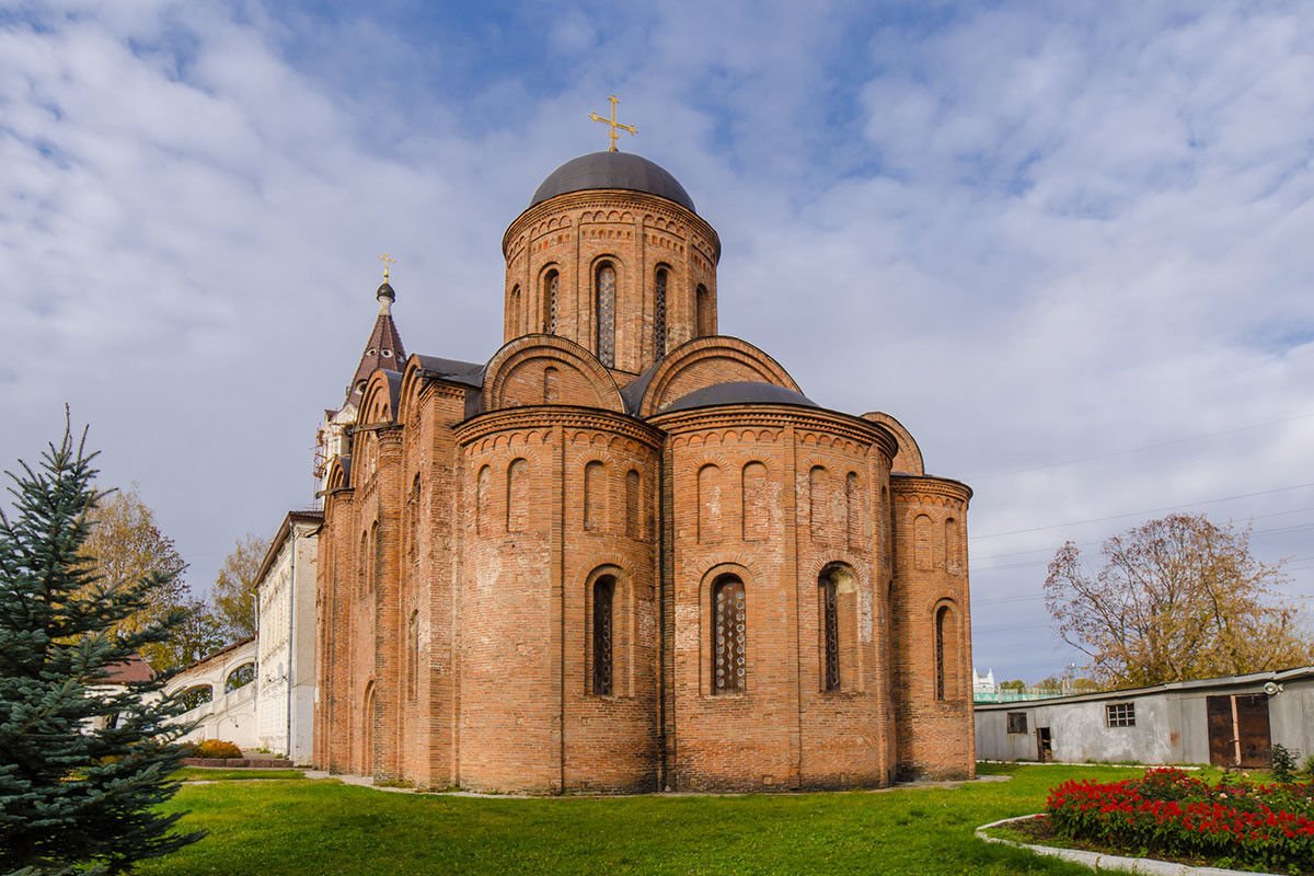 Что вырастает на старинных церквях. Смотреть фото Что вырастает на старинных церквях. Смотреть картинку Что вырастает на старинных церквях. Картинка про Что вырастает на старинных церквях. Фото Что вырастает на старинных церквях