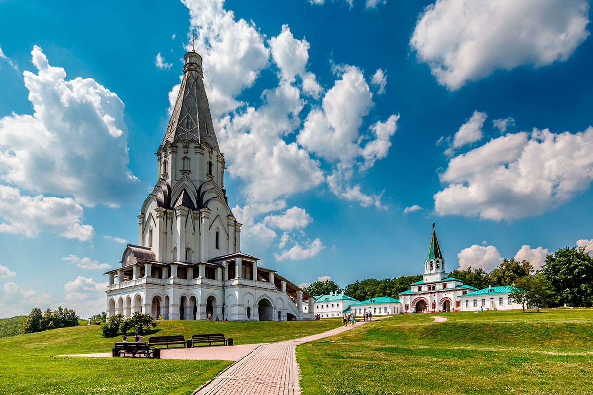 Что вырастает на старинных церквях. Смотреть фото Что вырастает на старинных церквях. Смотреть картинку Что вырастает на старинных церквях. Картинка про Что вырастает на старинных церквях. Фото Что вырастает на старинных церквях