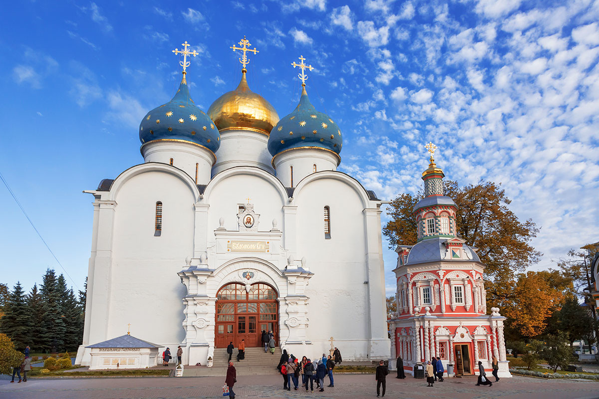 Что вырастает на старинных церквях. Смотреть фото Что вырастает на старинных церквях. Смотреть картинку Что вырастает на старинных церквях. Картинка про Что вырастает на старинных церквях. Фото Что вырастает на старинных церквях