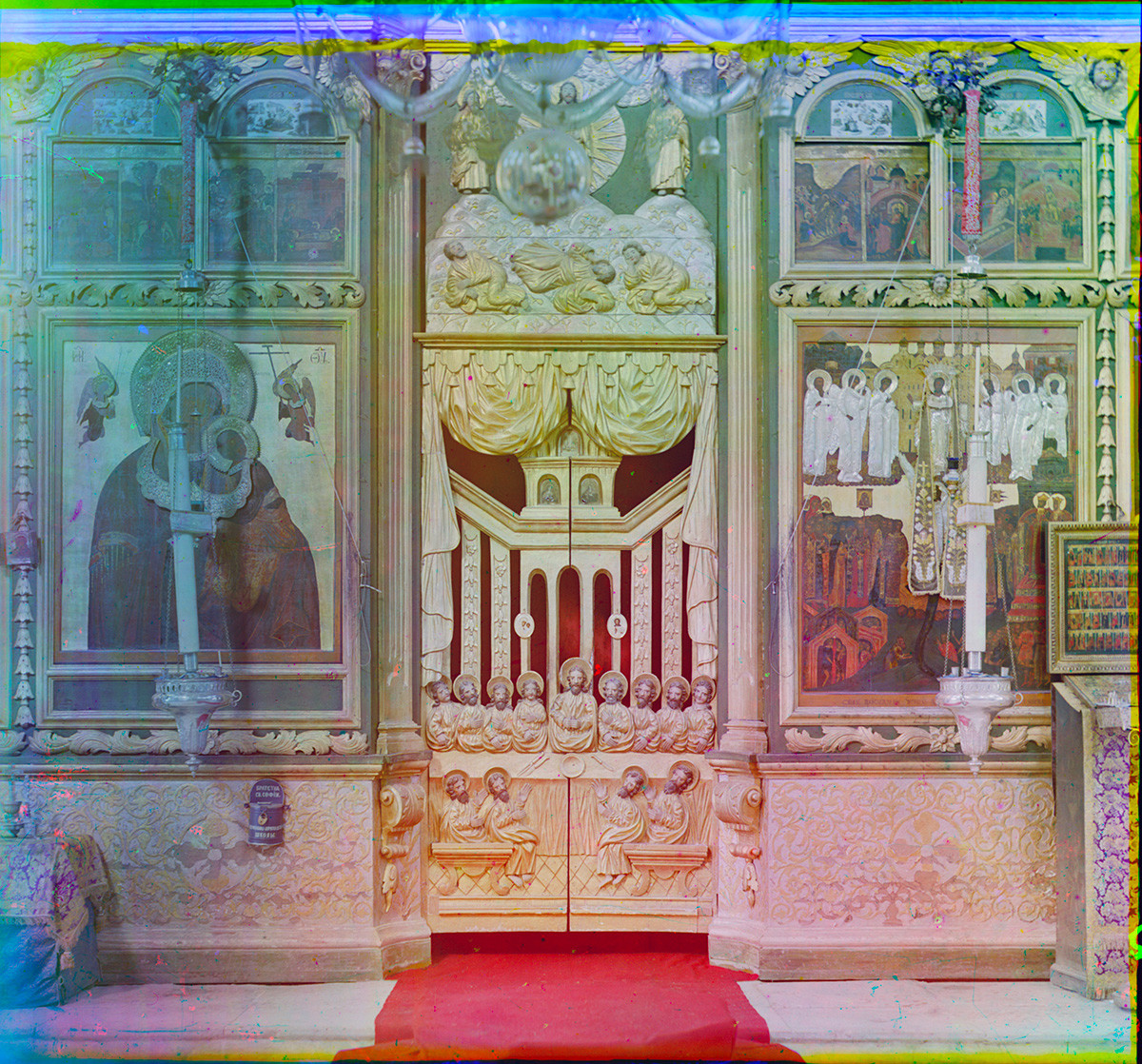 Belozersk. Church of the Icon of the Most Merciful Savior. Icon screen. Summer 1909