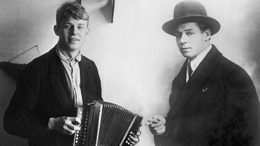 How Yesenin's myth-making immortalized the poet among Russian patriots - Vimarsana News