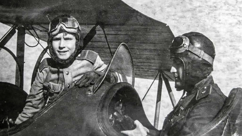 The YOUNGEST Soviet pilot in WWII (PHOTOS)
