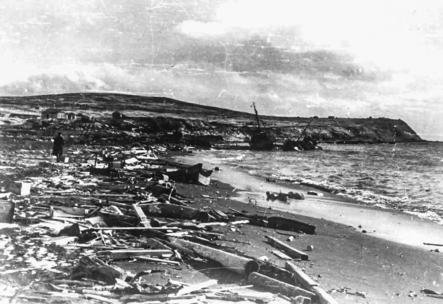 1952 Verheerender Tsunami auf der Insel Paramusсhir.