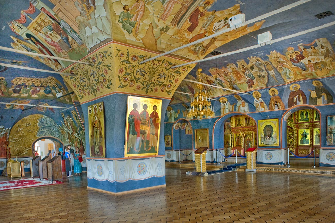 Novospassky Monastery. Refectory hall of Intercession Church, view northeast. August 18, 2013