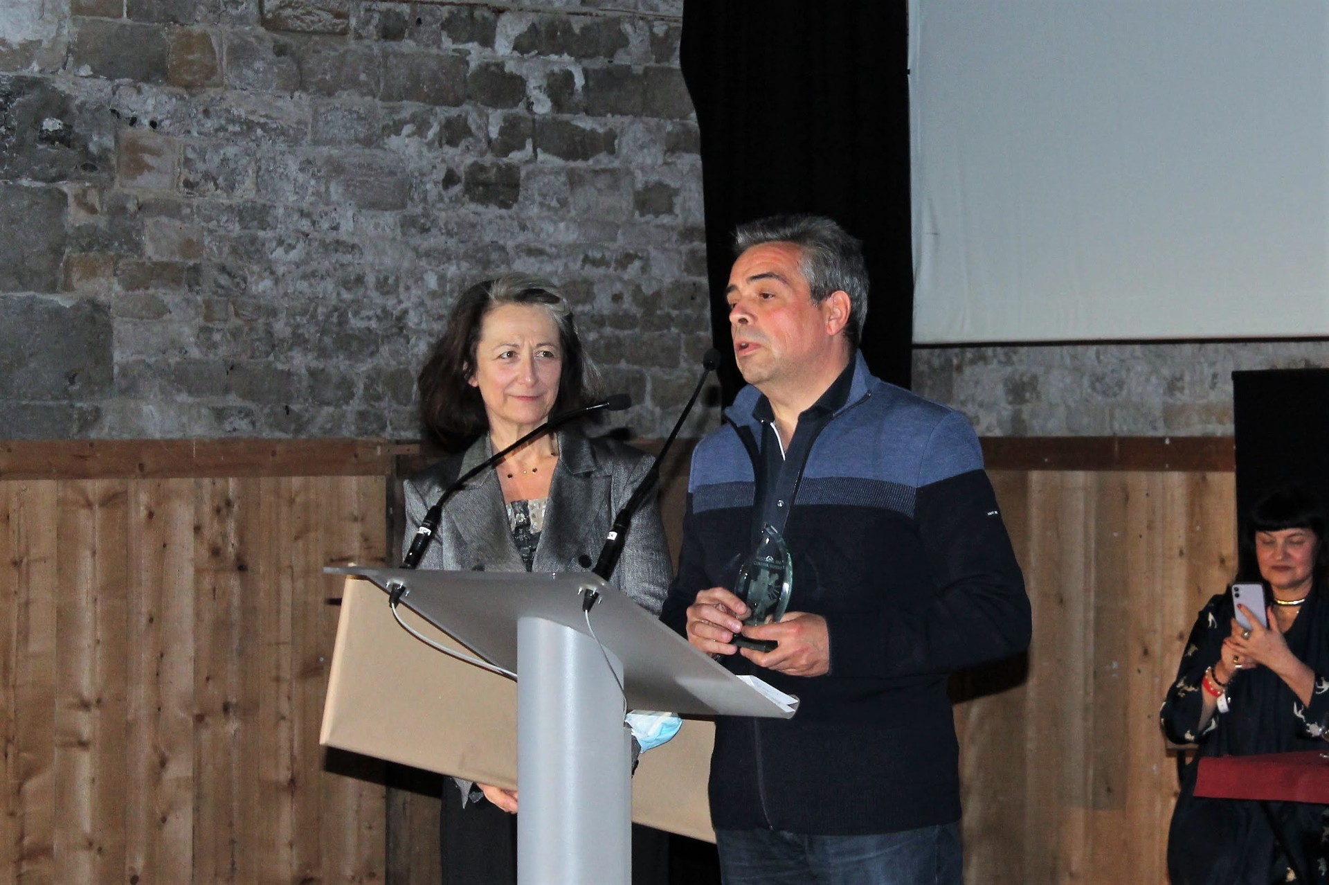 Caroline Thevenin et Joël Chapron, qui a reçu le Trophée d’Honneur du Festival