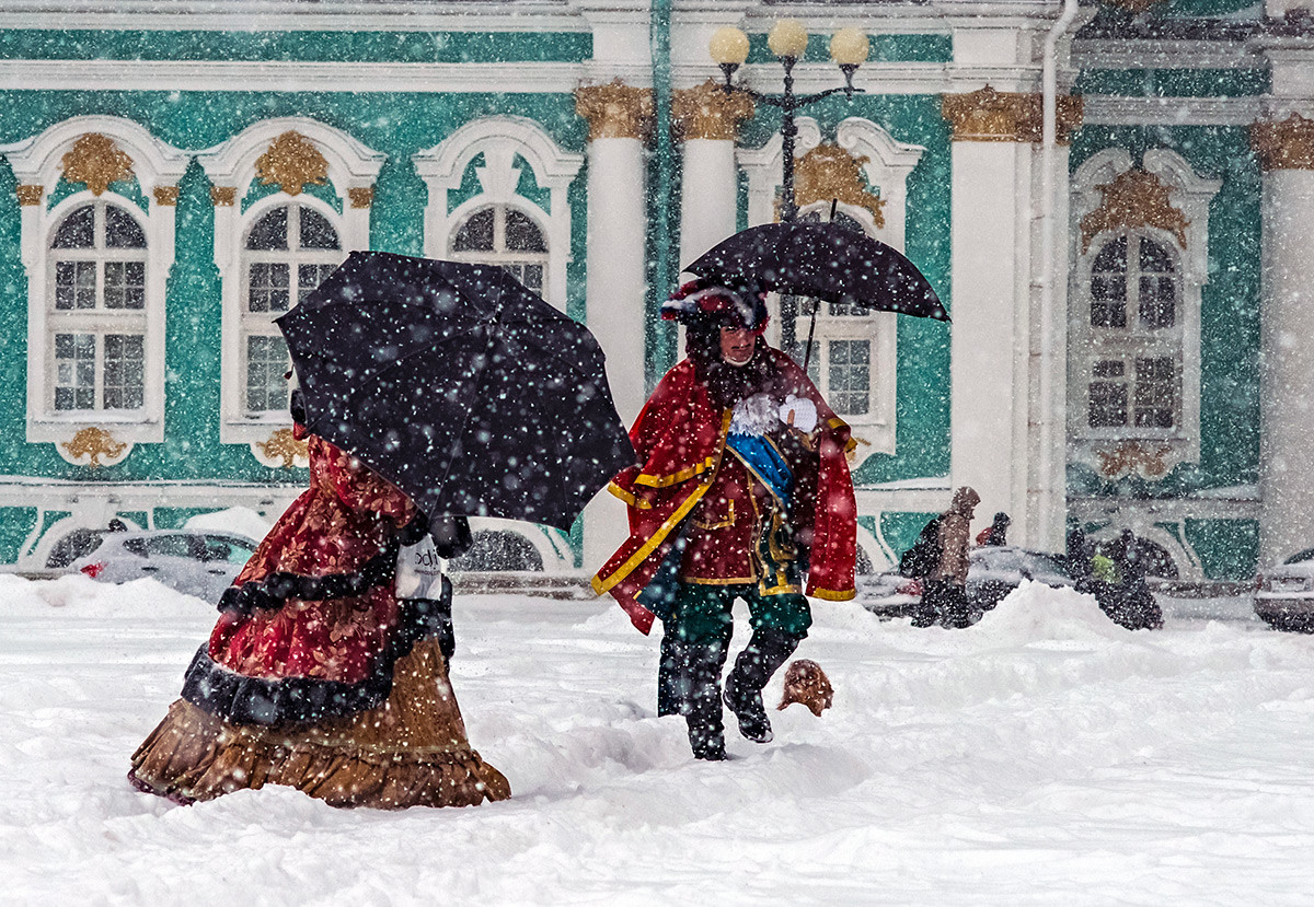 Snowfall on Palace Square