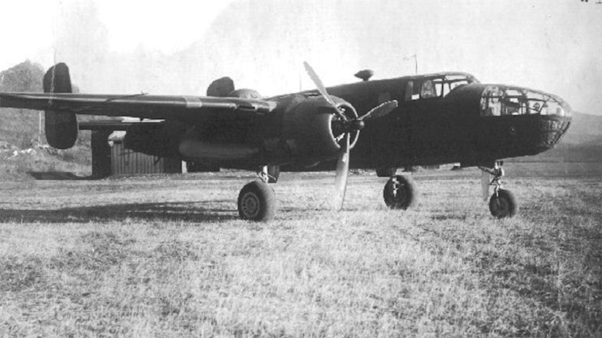 ソ連に緊急着陸したドーリットル隊のB-25爆撃
