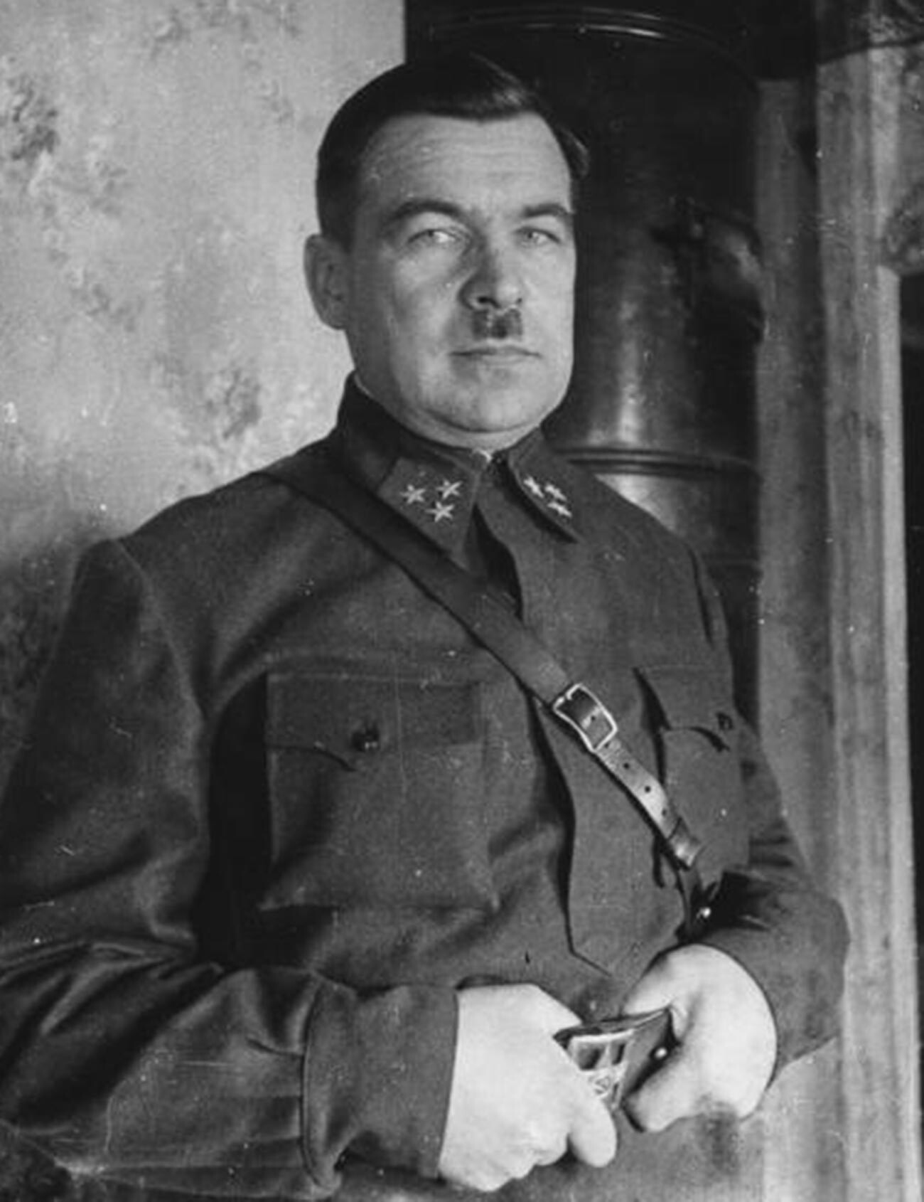 Kommandeur der 5. Armee, Generalleutnant der Artillerie Leonid Goworow.