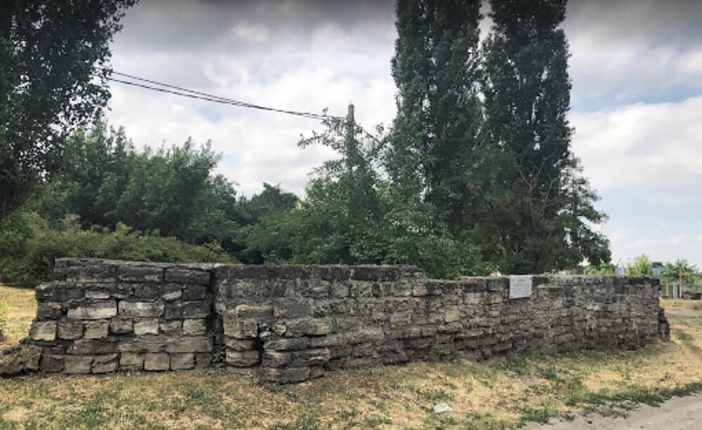 The remains of an ancient Genoese gate in Azov.