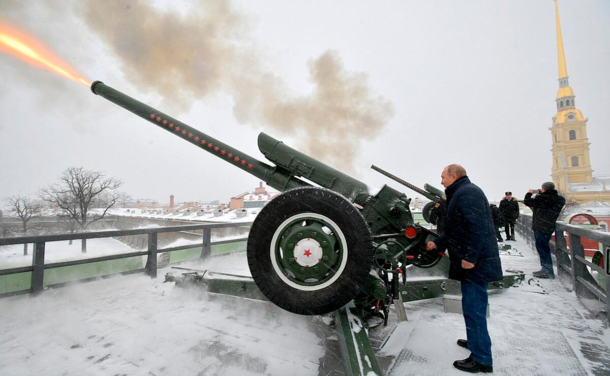 Vladimir Putin firing a cannon at noon at the Peter and Paul Fortress, 2019