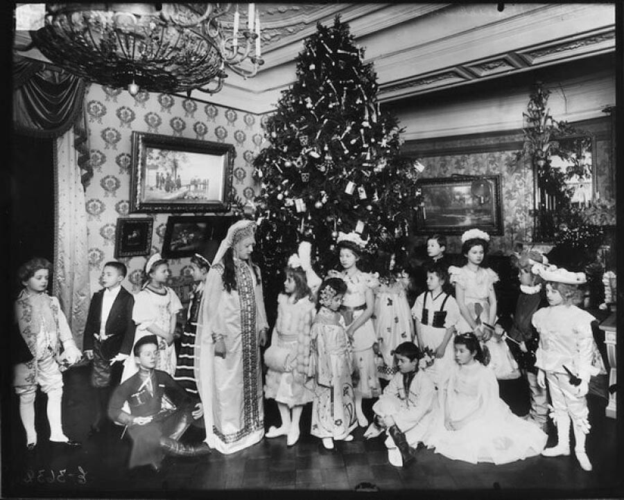 Рождественская елка, 1913-1914