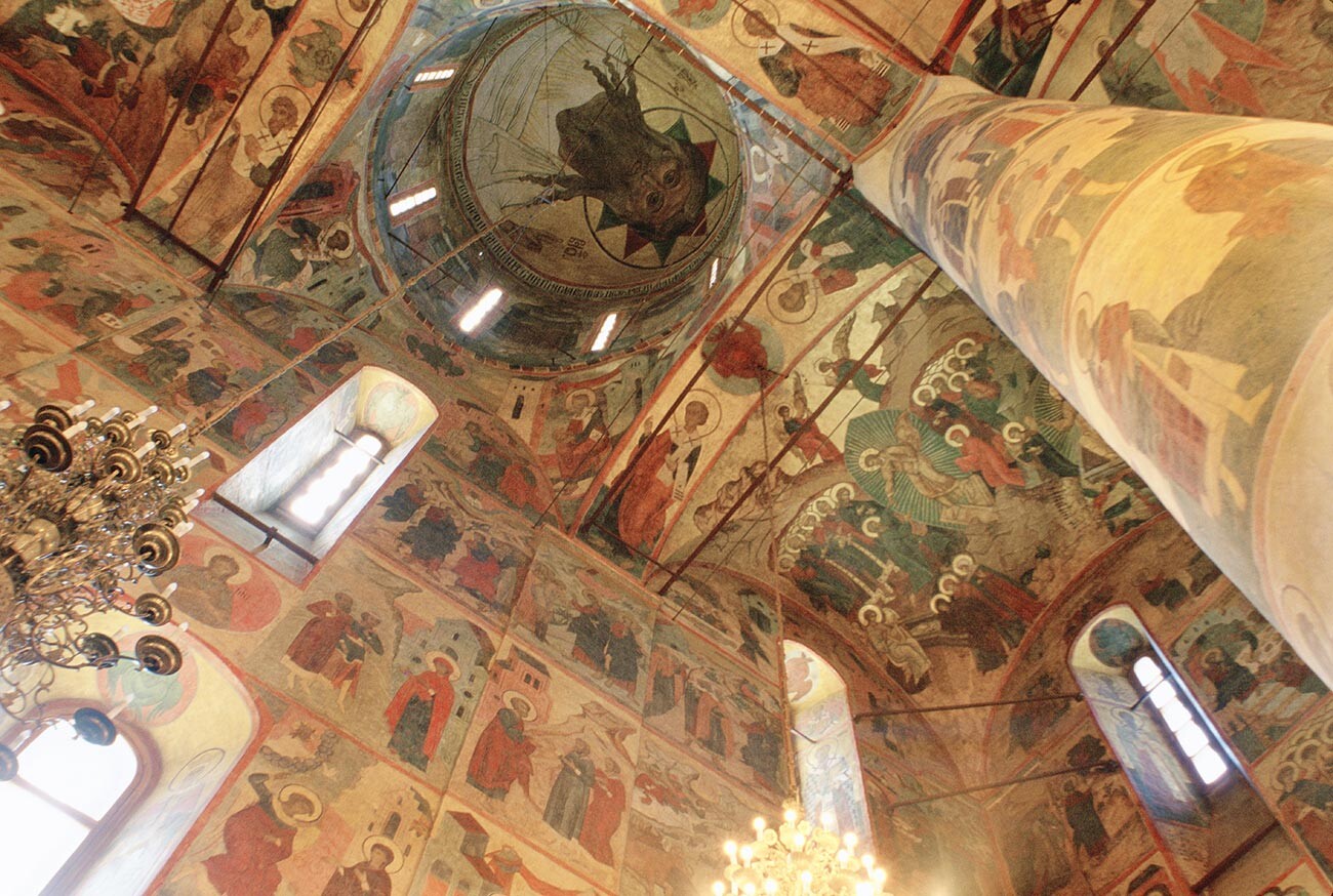 Dormition Cathedral, interior. South wall & southwest cupola with fresco of Lord God Sabaoth. July 11, 1999