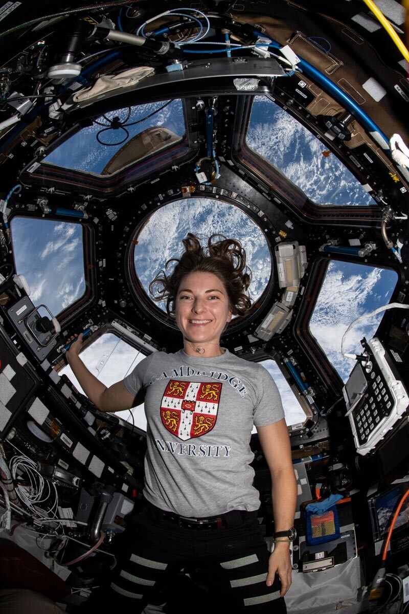 A engenheira de voo da Expedição 66, astronauta da Nasa Kayla Barron.