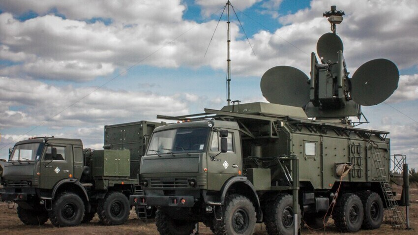РБ-341В „Леер-3“, комплекс за радиоелектронска борба и радиотехничко извидување, Република Дагестан, воена вежба.
