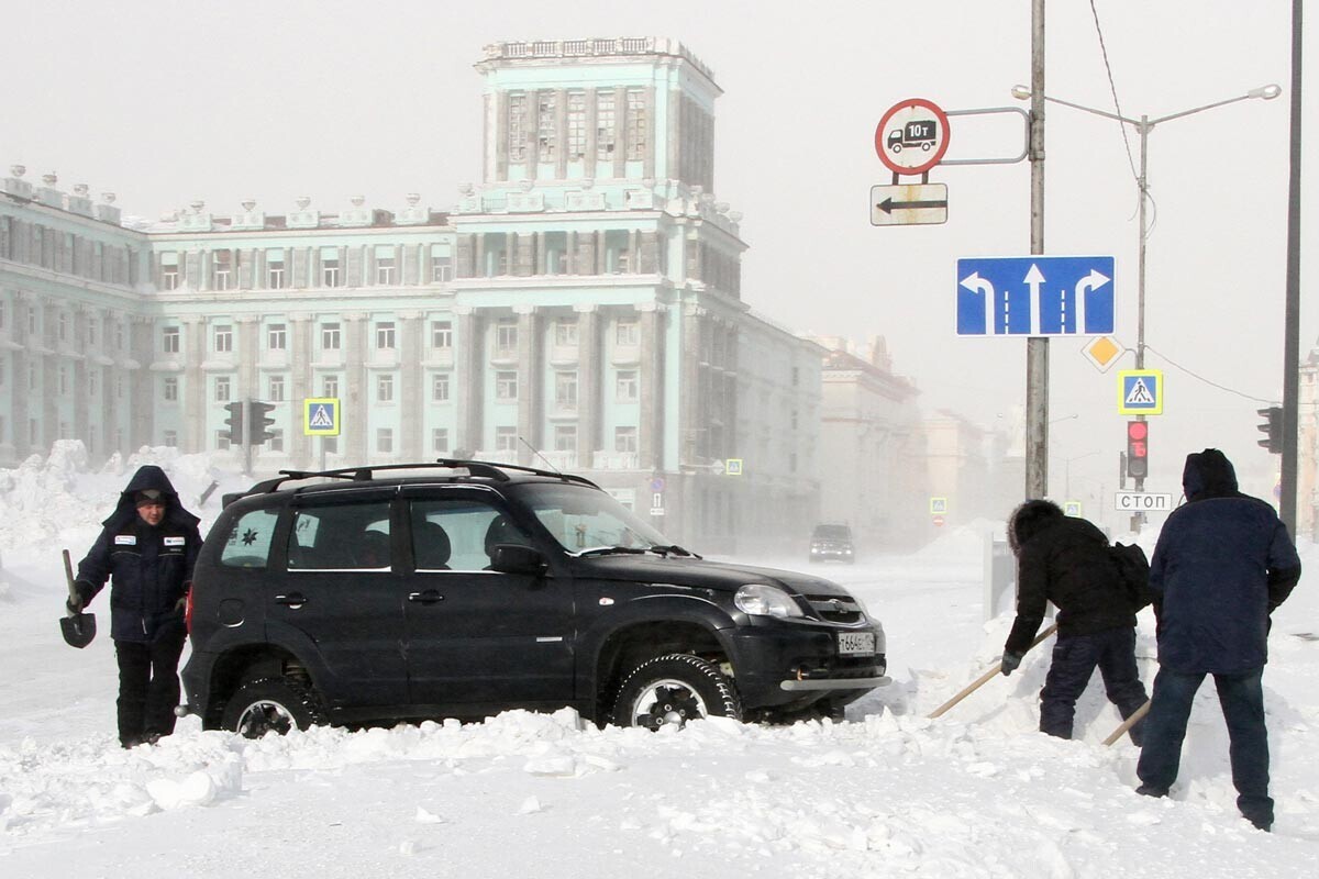 Após nevasca em Norilsk
