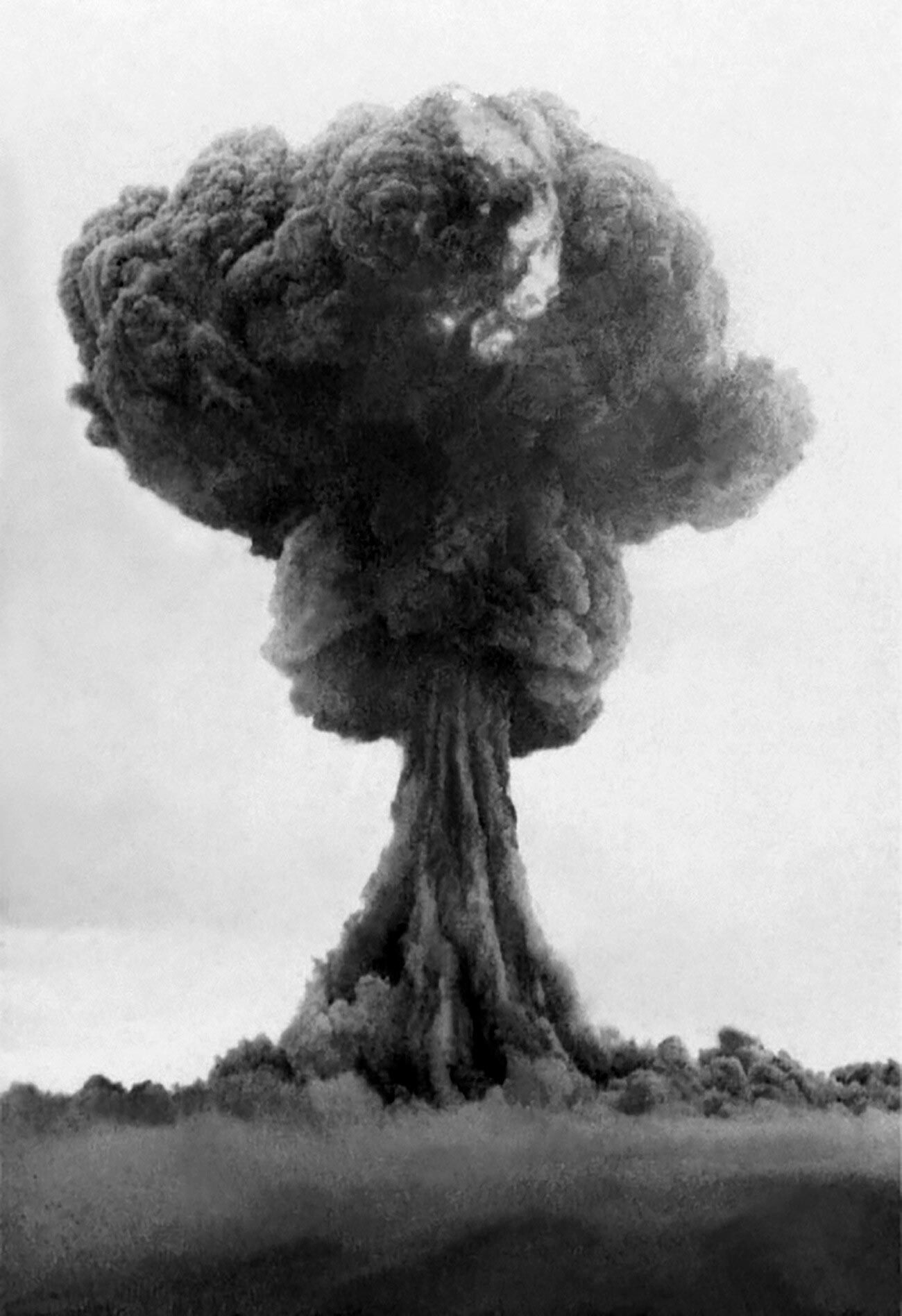 Ядрена гъба след взрив на РДС-1